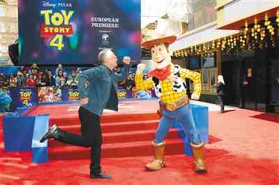 《玩具总动员4》登顶 北美周末票房榜